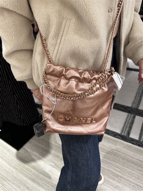 chanel 22 bag medium|chanel 22 mini price.